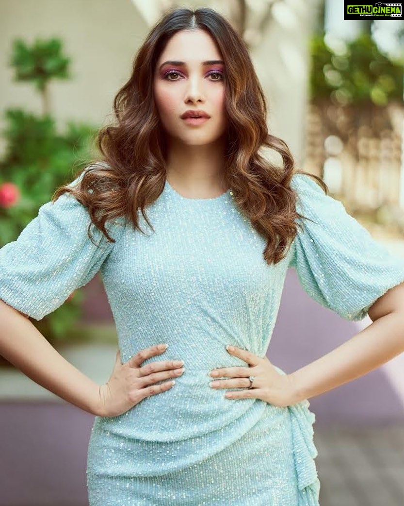Tamannaah Instagram - πβ¨ Outfit: @saffronboutiqueuae @vandafashionagency Shoes: @stevemaddenindia Styled by: @sukritigrover Assisted by: @vanigupta.23 Hair: @tinamukharjee Makeup: @mua_aanchalkhanna Photographer: @shreyansdungarwal