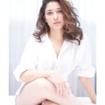 Tamannaah Instagram - #postpackupshot by @avigowariker ❤️❤️❤️ Thank you for capturing my true best self in your portrait. #StopAndStare @mua_aanchalkhanna @tinamukharjee