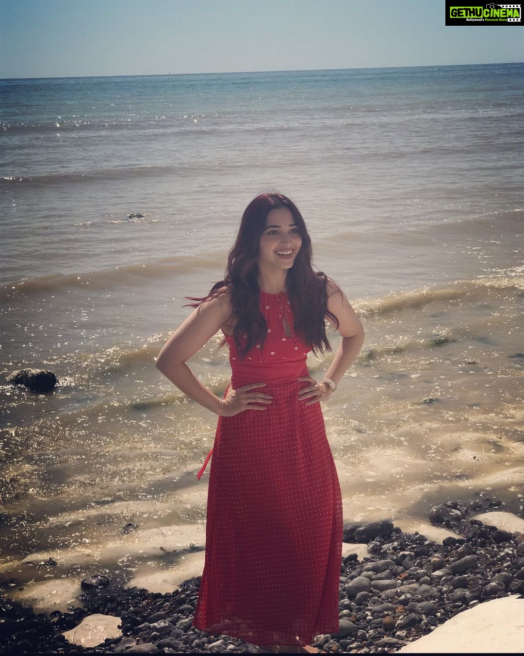 Tamannaah Instagram - βThe Earth Does Not Belong to Us: We Belong to the Earth.β β Marlee Matlin Climate change is real and currently we are experiencing it first hand. Let pledge to protect our planet and make it green and clean, once again! π #earthday2020