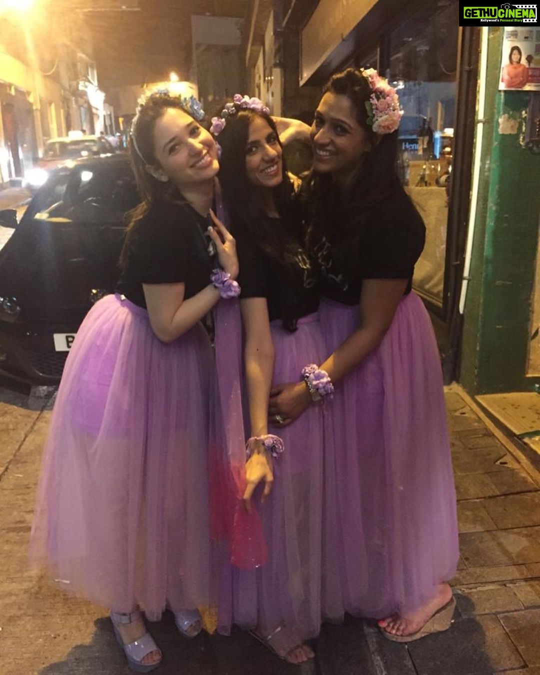 Tamannaah Instagram - Take me back 😣 @nishkalulla @avnijasraj ❤️❤️❤️