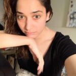 Tamannaah Instagram - Day 17/21 Today I am going be as useless as letter g in lasagna. #21DaysWithTammy #boredomstrikes #BestToDoNothing #BeYou #boredomselfie