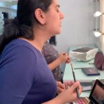 Tamannaah Instagram - Can’t believe my eyes !!! This video makes me so happy @dishaajwani brushing her makeup skills @otb_makeup @billymanik81