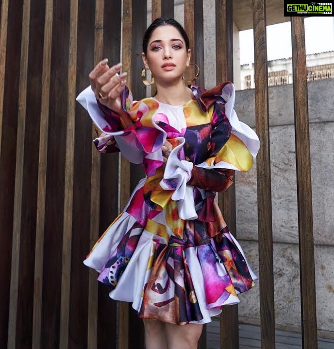 Tamannaah Instagram - I've always enjoyed doing my own makeup and donned this look for yesterday's event. Makeup and everything around it makes me sooo happy ☺️☺️ #DoSomethingDifferentEveryNowAndThen. Wearing @gauriandnainika Styled by @sukritigrover Hair @tinamukharjee Photo credit @shreyansdungarwal