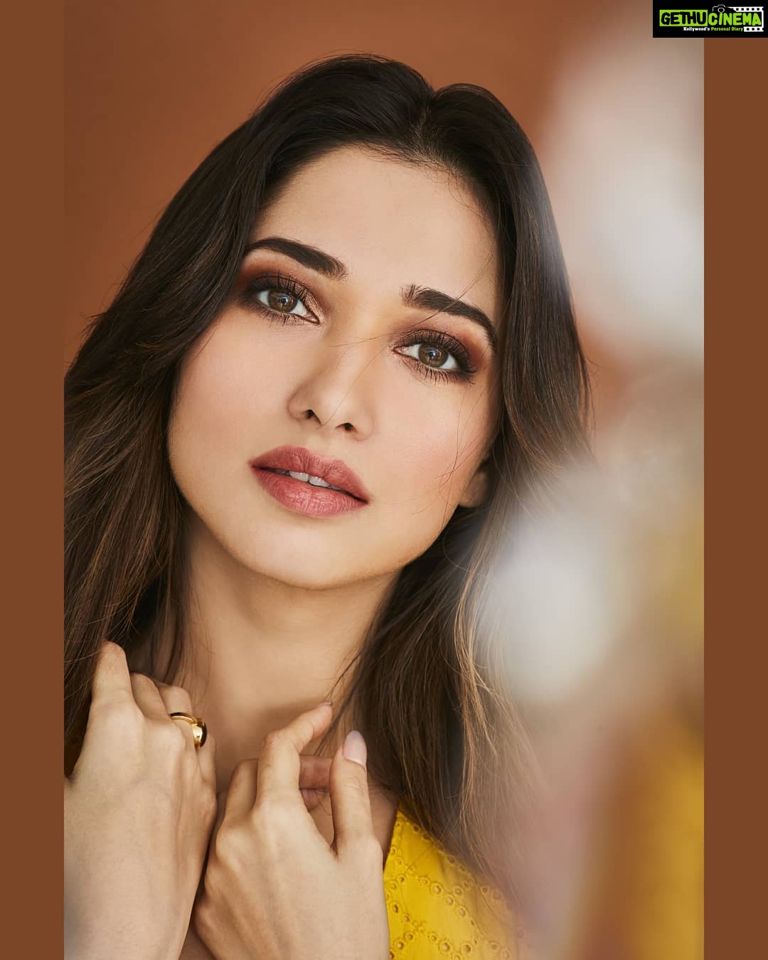 Tamannaah Instagram - Makeup @divyachablani15 Hair @tinamukharjee 📸 @kadamajay