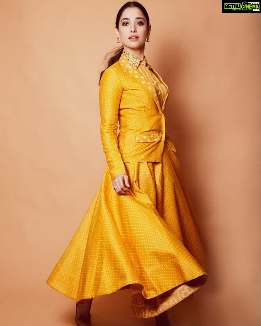 Tamannaah Instagram - #SyeRaa promotions Outfit @punitbalanaofficial Styled by @sanjanabatra Makeup @sonamdoesmakeup Hair @themadhurinakhale Earrings @silverhouse.co.in Heels @louboutinworld Assisted by @devakshim @rupangisharma @priyankamehra1 📸 @tushar.b.official
