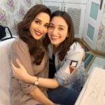Tamannaah Instagram - There are good days, there are great days and then there are days when you meet the person you've admired all your life. One cannot define how enchanting @madhuridixitnene is! Still can't get over this! #ThrowbackThursday