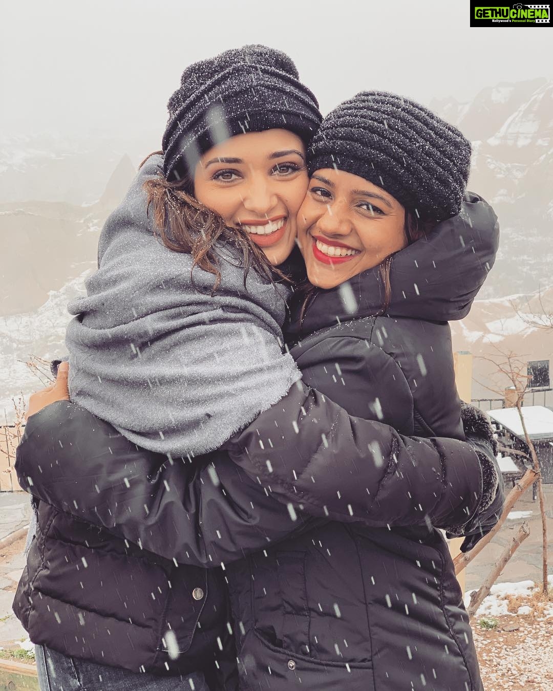 Tamannaah Instagram - Thandi Waala huggy @pritilohia.2008 Salkım Tepesi Panorama Kapadokya