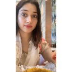 Tamannaah Instagram - Dealing with food cravings when we travel is hard. My nutritionist @rashichowdhary recommends I have a protein rich breakfast to curb my cravings all day. You can choose to eat whole eggs or Besan pancakes if you’re vegan to get your protein power ON! #eatclean #protein #fatfirst #fitgirlseatfat #nutritionistmumbai