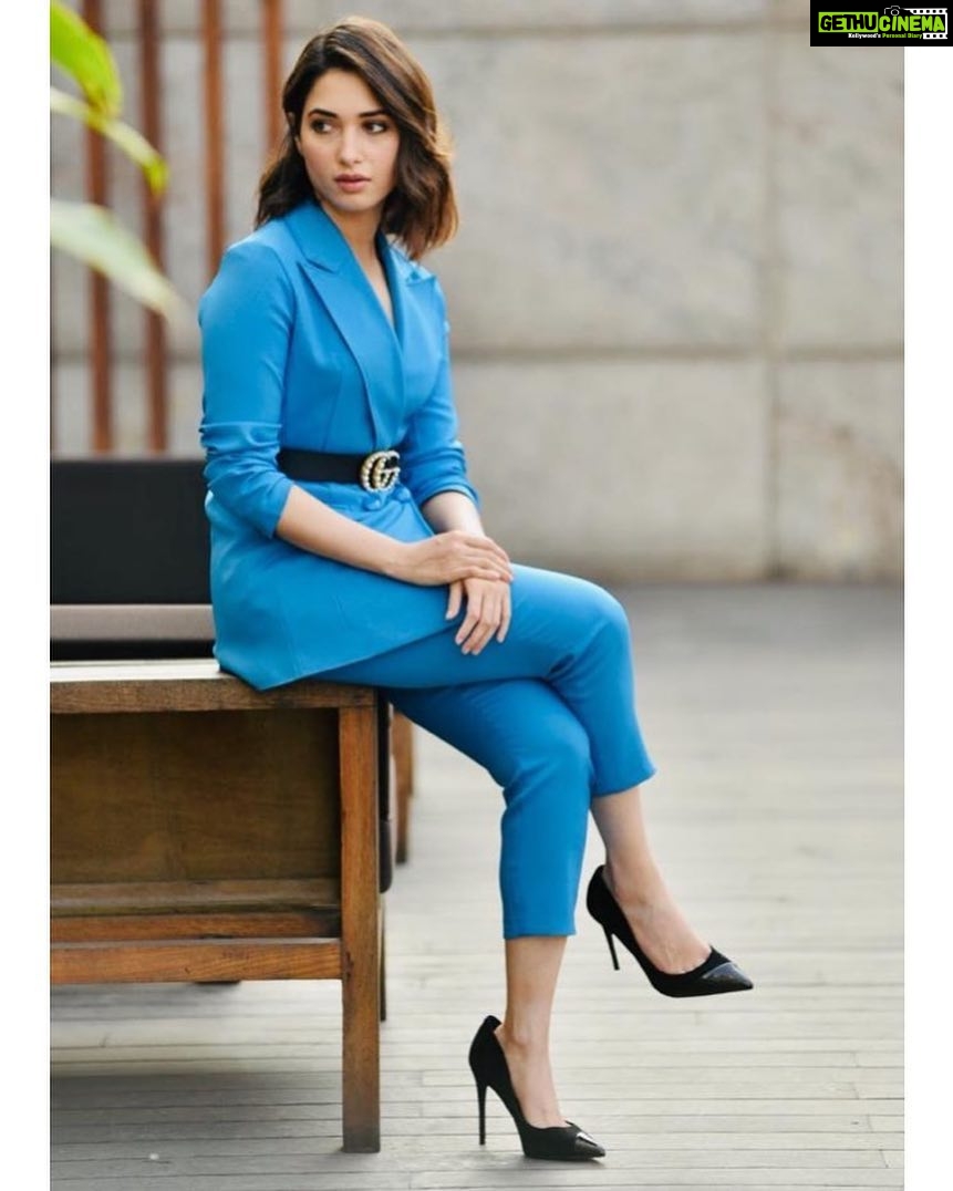 Tamannaah Instagram - F2 #pressmeet #telugucinema #funandfrustration #successmeet #100croreclub Wearing @appapop Belt @gucci Shoes @stevemadden Styled by @sanjanabatra Hair @hairstylist_noori Makeup @chaks_makeup Photo credit @vivekgnanasekaran_photography