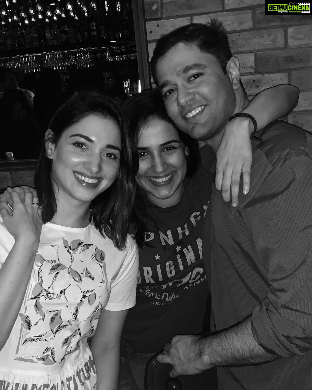 Tamannaah Instagram - Family ❤️ @anandsbhatia @kartika511