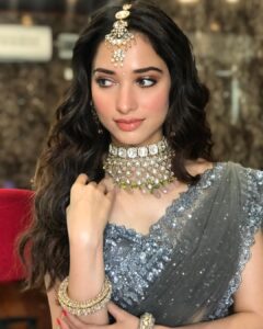 Tamannaah Instagram - #nofilterneeded #f2 #onset #notwithoutmyteam Hair @tinamukharjee Makeup @hriyamarfatia Styling @archamehta Fairy Godmother @pritilohia.2008 Pattaya