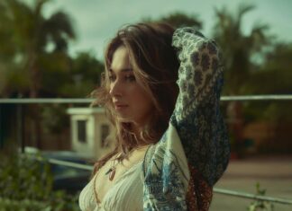 Tamannaah Instagram - It’s time to follow your wanderlust into the whimsical world of Sabyasachi with the hottest fashion collaboration of the season! 😍 Sabysachi x H&M - a place where florals are monochrome and daydreamers reign. The Sabyasachi x H&M @hm collection is now available. #Sabyasachi #SabyasachiXHM #HMIndia @sabyasachiofficial