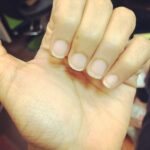 Tamannaah Instagram - My dear Ricey @raisatolia this picture just made my day!!!! I still remember filing your nails when we were in school and how I took immense pride in the fact that I filed your nails the best 🤪 It’s so amazing to have a bond where such simple things remind you of our friendship and I’m so glad you sent me this photo,thank u for making me feel all mushy today !!!! Love you ❤️😘🤗