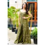 Tamannaah Instagram - Green day 💚 Makeup: @makeupbyaparnah Stylist: @kareenparwani Outfit : @ohailakhanofficial Hair: @rachelstylesmith