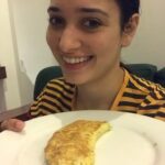 Tamannaah Instagram - Eat the yolk! Says my nutritionist @rashichowdhary. Guys, it’s such a misconception that egg yolks increase cholesterol! Say no to processed junk and eat Whole Foods instead. When you throw the yolk you also throw away all the Omega 3, essential Vitamins and half the protein! #eatfattolosefat #eattheyolk #fitgirlseatfat