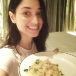 Tamannaah Instagram – I’m so glad I can eat white rice on my diet! @rashichowdhary insists I have rice over chapati or bread.  It keeps my gut healthier, happier and ready for fatloss #eatcarbs