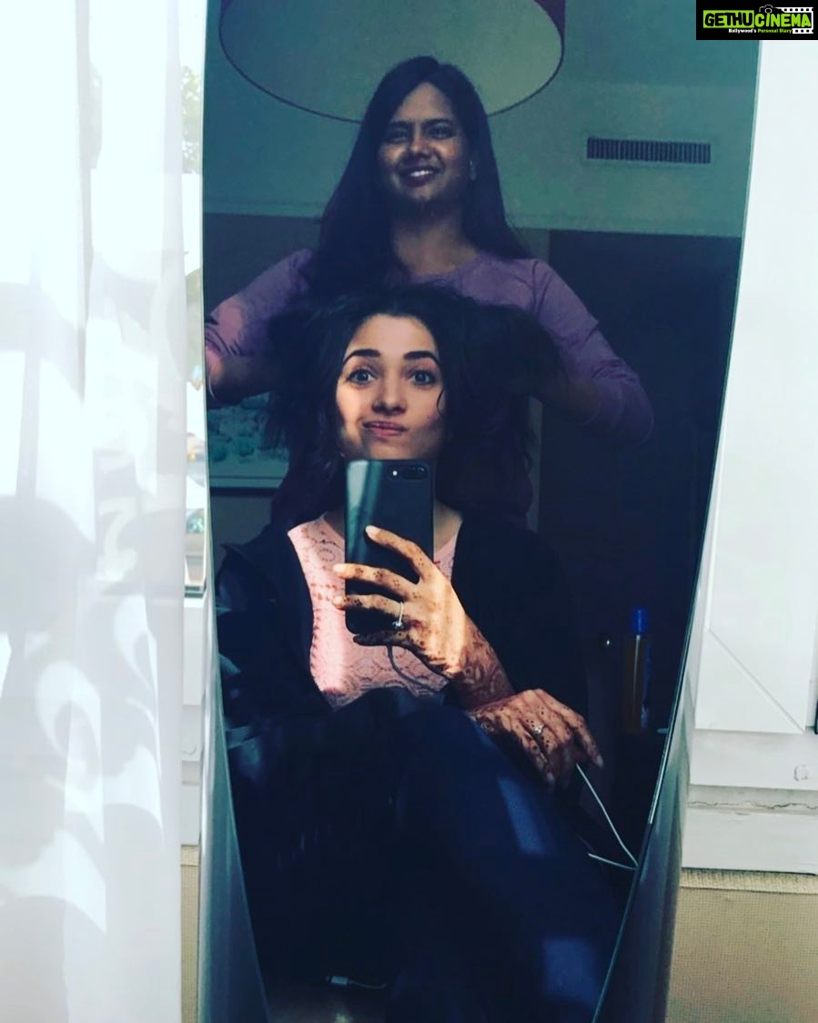 Tamannaah Instagram - Post pack up pampering @aliyashaik28 giving me a mast champi 💆#queenonceagain #france
