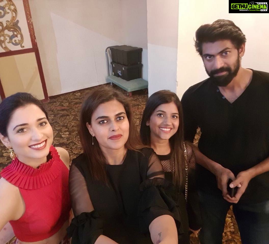 Tamannaah Instagram - At the end of the evening a selfie with my team and the sweetest @ranadaggubati makes the trip 👌👌👌@soniajain