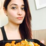 Tamannaah Instagram - When your diet includes rice 💃💃💃 It's simple and wholesome. The best thing is that travelling doesn't hinder the diet. Thanks @RashiChowdhary! #Nutrition #Diet #FitGirlsEatFat Times Square, New York City