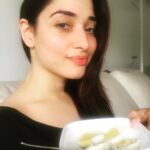 Tamannaah Instagram - Egg yolks are good for you !!! Thank u @rashichowdhary for letting me enjoy eggs jst the way I love them 🙏🙏🙏 #eatfattoburnfat #dietmyths