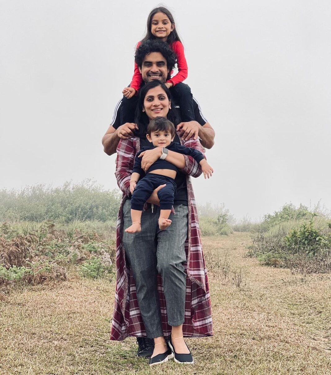 Tovino Thomas Instagram - ഇമ്മിണി ബല്യ ഒന്ന് !!
Celebrating 7 years of togetherness 😊
When all the dust is settled and the chaos breaks down, this is where I run back to.
Grateful forever for my Lidiya and my 2 amazing gems. ❤️
.
.
#7years #togetherness #anniversary #one #family #home #happiness #forever #grateful #complete #love
📸: @harikrishnan4u Tovino Thomas Instagram - ഇമ്മിണി ബല്യ ഒന്ന് !! Celebrating 7 years of togetherness 😊 When all the dust is settled and the chaos breaks down, this is where I run back to. Grateful forever for my Lidiya and my 2 amazing gems. ❤️ . . #7years #togetherness #anniversary #one #family #home #happiness #forever #grateful #complete #love 📸: @harikrishnan4u