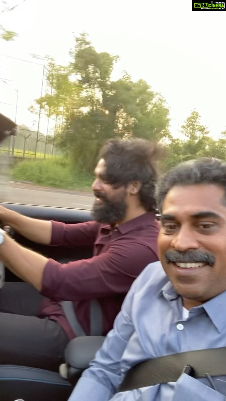 Tovino Thomas Instagram - There you go ! Allen and Paul , chilling and enjoying a breezy drive in a parallel world. 😄 Thank you all for accepting Allen , Paul, Sneha, Sherin ,Kuttu and the whole of Kaanekkaane. Your reviews have been overwhelming. Watch our film on @sonylivindia if you haven’t yet and let us know what you thought! Fun times between shoot with @surajvenjaramoodu 😄 #shoottime #bts #behindthescene #kaanekkaane #feelingspecial #pillionrider #surajvenjaramoodu #drivetime #fastandfurious #instamood #throwbackthursday