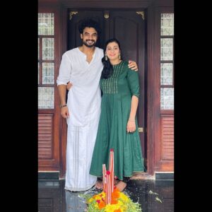 Tovino Thomas Instagram - ഓണം🌼

📸 @arunsugathan_