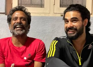 Tovino Thomas Instagram - For obvious reasons I had to wait for so long to post these pictures. But here’s to having met one of the most sweetest persons, with whom I have had endless conversations about cinema, life and what not. It was important to have a connection and chemistry for us to play Jaison and Shibu, and my bond with him has been one of the biggest take aways from Minnal Murali. I’m happy beyond words in having found a friend who I see in the place of a mentor and Guru as well. @guru_somasundaram Sir ! Thank you for joining hands with us in making history. Cheers to many more 🥂😊