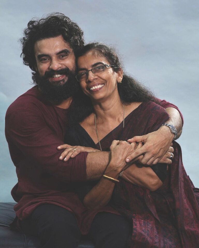 Tovino Thomas Instagram - Happy Mother’s Day to all moms, everywhere, for everything you do!❤️❤️ #guardianangels #happymothersday