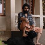 Tovino Thomas Instagram - #SHAJI and #BLACKIE from #KALA കള ! Releasing on 25th March ! Dog lovers , check my story before judging 😋 📸 @ameer_mango