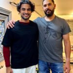 Tovino Thomas Instagram – Have always been an ardent fan of yours @yuvisofficial ! Super glad to have met you and spent some quality time with you. This one will remain as breezy and memorable to me like your six sixes at Durban 😍 

#yuvi #yuvrajsingh #sixsixes #superglad #happypicture #indiancricket  #memorable #smilingwide #happyclick

📸 @harikrishnan4u