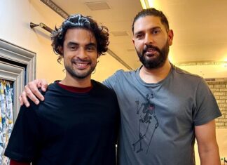 Tovino Thomas Instagram - Have always been an ardent fan of yours @yuvisofficial ! Super glad to have met you and spent some quality time with you. This one will remain as breezy and memorable to me like your six sixes at Durban 😍 #yuvi #yuvrajsingh #sixsixes #superglad #happypicture #indiancricket #memorable #smilingwide #happyclick 📸 @harikrishnan4u