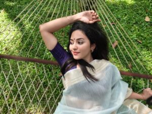 Vidhya Instagram - 💗 

Saree: @drape.moda