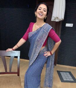 Vidhya Instagram - 🎬💁‍♀️🙈
