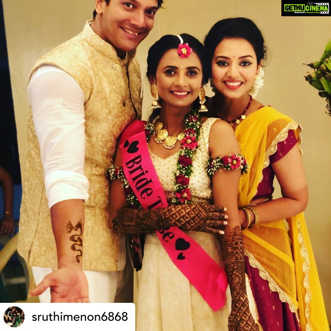 Vidhya Instagram - Love you too❤️mwwwwwaah😘 Posted @withrepost • @sruthimenon6868 @vidya.pradeep01 u r one of my closest ones .... Everytime i look back at all my best and worst days ...u were always there as my bestie...n I'm amazed the way u can always b so positive...hardworking ... Humble being in the media industry.... I ve seen u through ur ups n downs too..n I'm so proud of ll ur success and also ur failures .... U ve always proved ur best in whatever u do... A scientist... A model... An artist ... A star .... All in one ... Love u loads NAYAGI...n ur kisses n hugs always boosts me cos u r right there when i need u ...muahhhhh🤗🤗🤗🤗🤗 #vidyapradeep #nayagi #bestie #bff