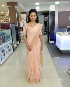 Vidhya Instagram - At today’s ad shoot with Team Nila❤️ #tvc Costume/styling @pravvinraj 🤗