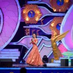 Vidhya Instagram - At Aval Vikatan awards ❤️🤗 Costume: @brishas6 MUA: @siksha_chamling_rai Choreography: Yuvraj Master Thank you Jayashree for your constant support 🙏😘