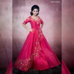 Vidhya Instagram - 😊😬 * * * 📸@jack.michael.1 💄@vijiknr 👗@thedressshopchennai 💍@houseofkalart #vidyapradeep #actress #model #thadam #nayagi #vikatantv #suntv
