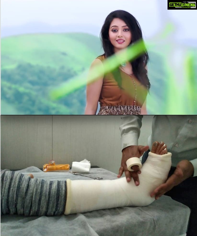 Vidhya Instagram - Yaaradu song from βKalariβπ Link in Bio. ******* Shot this song with a fractured leg π’ Lots of pain behind all the smiles π€ It's only my passion for acting that helped me overcome the pain ππ ******* #kalari #thadam #actor #vidyapradeep #krishna #samyuktha #vishnu #meerakrishnan #msbhaskar #jayaprakash #nakshatramoviemagic #senithkeloth #kiranchand #nikhil #thinkmusic #singerprasanna #krishnadev #sendrayan #nayagi #blackpandi