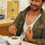 Vidyut Jammwal Instagram - Only the spoon knows what is stirring in the pot..Old proverb..