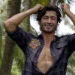 Vidyut Jammwal Instagram - Marma Warm-up and Prana Breathing. Full episode out on my Youtube channel. Link in Bio #ITrainLikeVidyutJammwal #Kalaripayattu #Marma #PranaBreathing #VidyutsKalariChikitsa #WarmUp