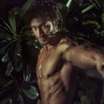 Vidyut Jammwal Instagram – If you want wings to fly…Go Develop them.

#ITrainLikeVidyutJammwal #Kalaripayattu #Calisthenics #Fitness #Ripped #BodyBuilding #MartialArts