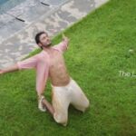 Vidyut Jammwal Instagram – Fitness is child’s play indeed! 

Kalari Freestyle that can revive your natural instincts.

Check out the full video on my YouTube channel.

#ITrainLikeVidyutJammwal #VidyutsKalari #Kalaripayattu #CountryBoy
