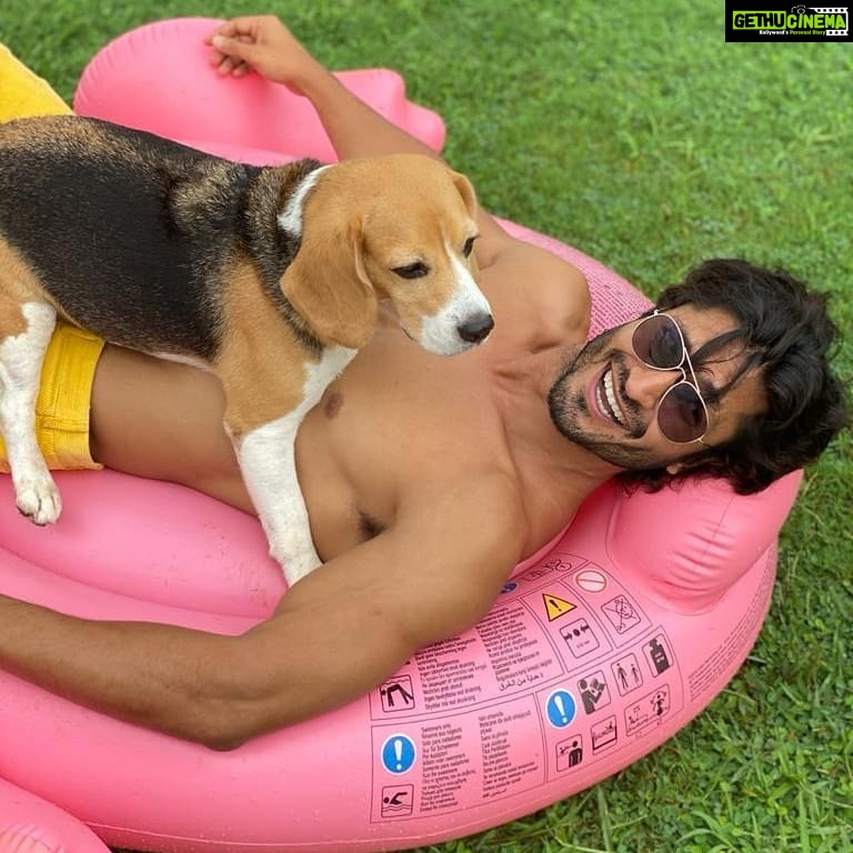 Vidyut Jammwal Instagram - Sometimes you need to just chill with your loved ones. #SpaDay