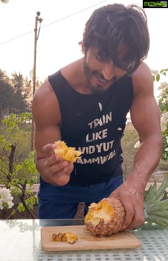 Vidyut Jammwal Instagram - #AbYehKarKeDekho #CountryBoy #ITrainlikeVidyutJammwal