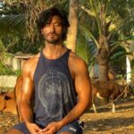 Vidyut Jammwal Instagram – (1/2)
Here are some of the Answers
I STAND CORRECTED-A babies body has about 300 bones at birth… #AskVidyut #kalaripayattu #ITrainlikeVidyutJammwal