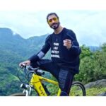 Vidyut Jammwal Instagram - I am a part of the NutriMovement by @britannia_nutrichoice where collectively we should clock 3656 kms of cycling, the distance between Kashmir to Kanyakumari. I would love you to participate in this movement. All you have to do is - Cycle frequently - Take a screenshot or picture (from the tracker on your phone or your smartwatch) of the distance that you have covered - Post it on your social media tagging me and @britannia_nutrichoice and make sure to use the hashtags #HealthyStart #TheNutriMovement Two lucky winners who covers the maximum distance in 7 days gets a chance to win Sports Gift Vouchers worth Rs. 2000/-. Get up and join the NutriMovement #TheNutriMovement #HealthyStart #itrainlikevidyutjammwal
