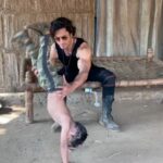 Vidyut Jammwal Instagram – The child in me is still learning… #sundayfunday #bejunglee