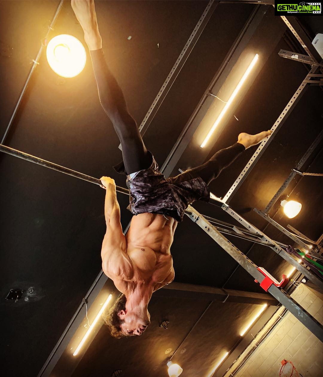 Vidyut Jammwal Instagram - Our wings already exist..all we need to do is just fly #kalaripayattu #yoga #martialarts #bodybuilding #bollywood