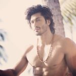 Vidyut Jammwal Instagram – Happy new year.. love you